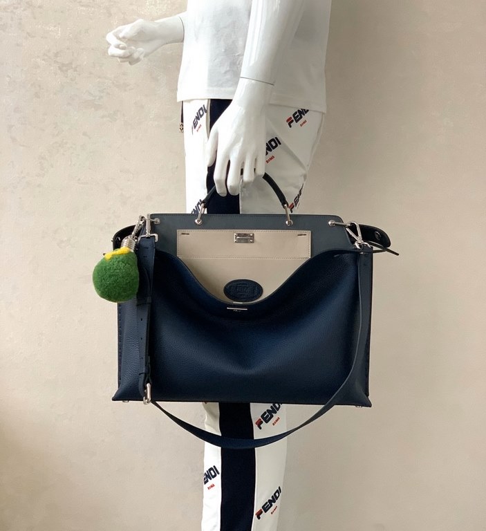 The top original single FENDI◣◥ 2020 new men's peekaboo handbags Simple shape with exquisite pocket details Express the young self, interpretation of continuous exploration and innovation of the spirit of fashion size; 4