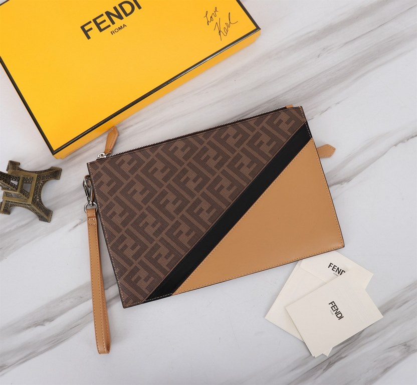 Brand FENDIDescription Organized PVC clutch with black stripesItem No. 168568Color brownSize 30202Material head imported nappa cowhide   double letters PVC  FENDI pouch Fendi handbag   super explosive models come to pull