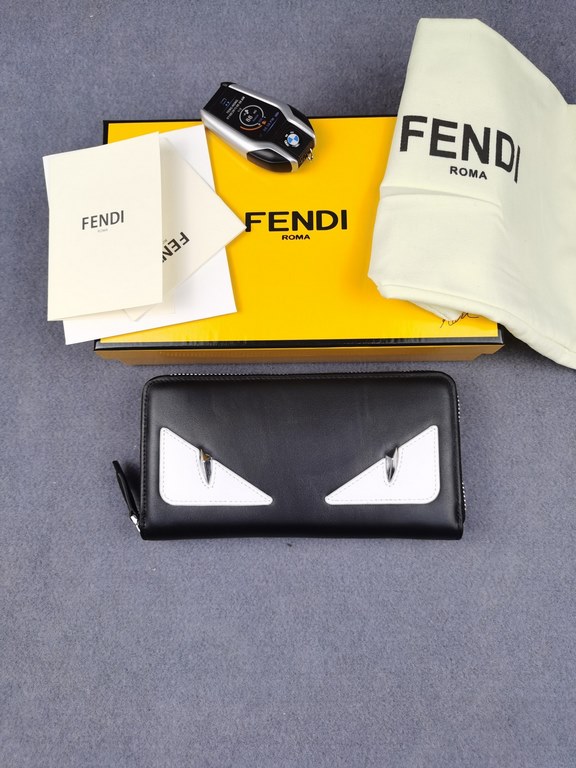 Brand FENDIStyle Single pull with white stickerItem No. 868568Color Black WhiteSize 19.510.53Material large surface with imported first layer Napa cowhide, lining with red sheepskin, feel delicateFENDI zipper wallet Intr