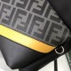 Original item   FENDI(Fendi   2022-1 Black) 2021 winter new men's double F jacquard shoulder bag with curved top handle, adjustable shoulder strap and full front coverage of high-tech logo mesh fabric. Top cowhide leathe