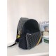 Original item   FENDI(Fendi   2022-1 Black) 2021 winter new men's double F jacquard shoulder bag with curved top handle, adjustable shoulder strap and full front coverage of high-tech logo mesh fabric. Top cowhide leathe