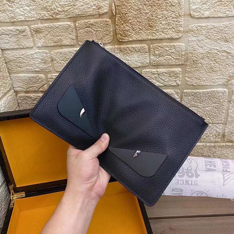 [Model 2051] Fendi cowhide original single handbag    original single quality   men and women universal models   exclusive real shot   although the style can be copied, but the material can not be replicated, workmanship