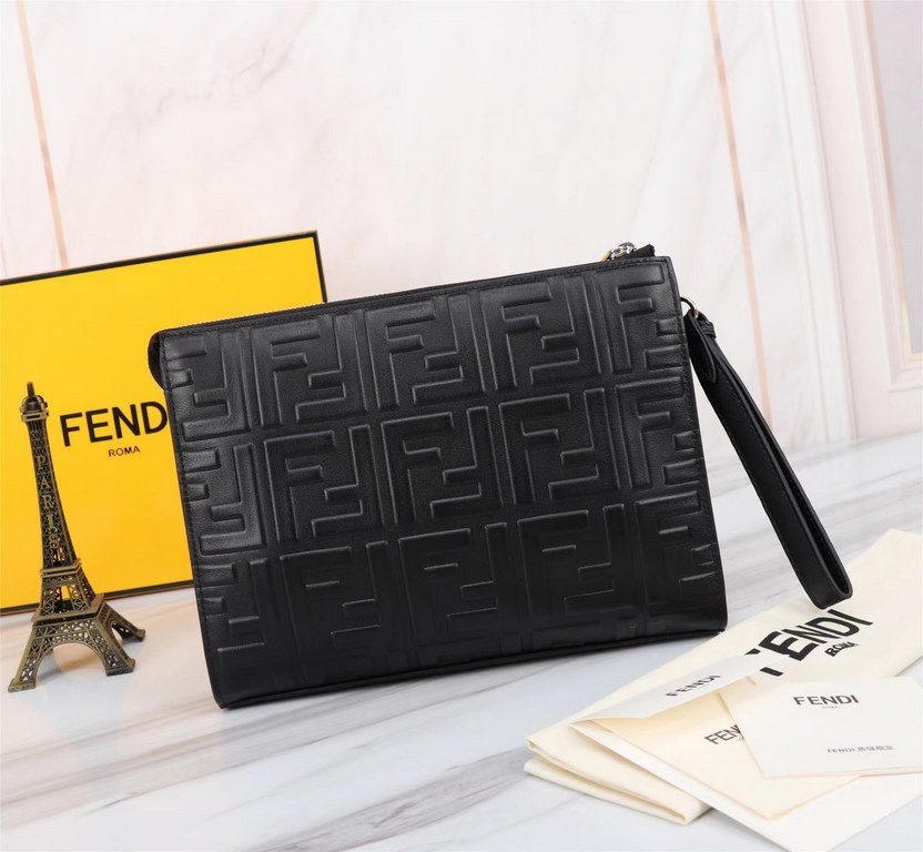 Brand FENDI FendiStyle Stainless Steel Men's BagsItem No. 368568Color blackMaterial imported nappa cowhide leatherSize 27205 FENDI upgraded version of the small monster men's men's bag, made of imported first layer of Na