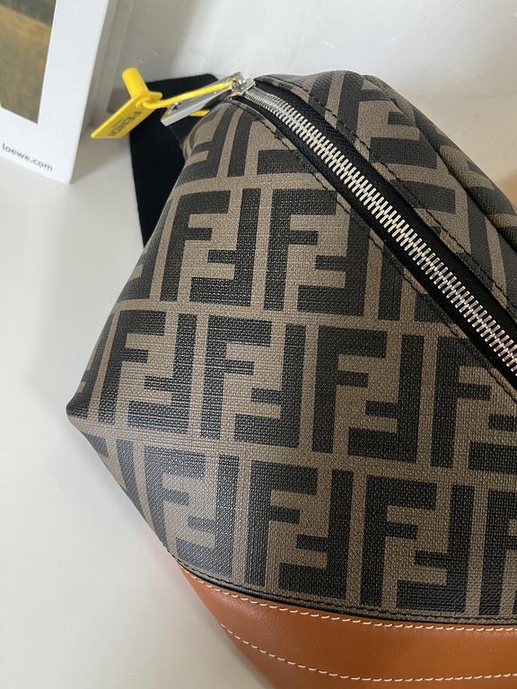 Original goods   (with box) New  FENDI (Fendi 2032-5)   explosive exclusive crossbody bag shipment, double F print pattern cloth with cowhide, the front with the collocation of colors perfectly suited to the user's needs