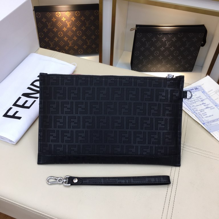 The original official network model 66572-4 # original single goods [love] Fendi original single authentic new counter with the same high-end men's casual clutch   workmanship super refined and elegant. Equipped with imp