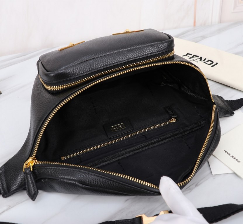 Brand FENDIStyle Chest BagItem No. 268568Color blackMaterial first layer imported Lychee grain cowhide leatherSize (upper width 37) lower width 18  20  7cmFenjia handshake sports brand Fila FILA, retro pattern FF letter 