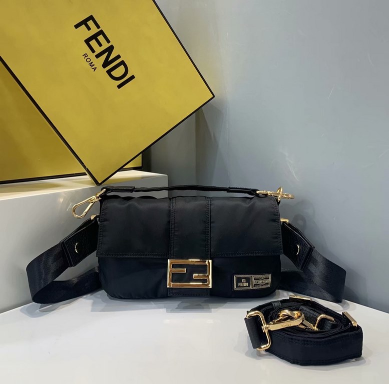 Innovation and the use of ultra-lightweight and durable nylon material to help the classic handbags reawaken the new life   want to look bright eye breakthrough this is absolutely suitable for the appropriate one is also