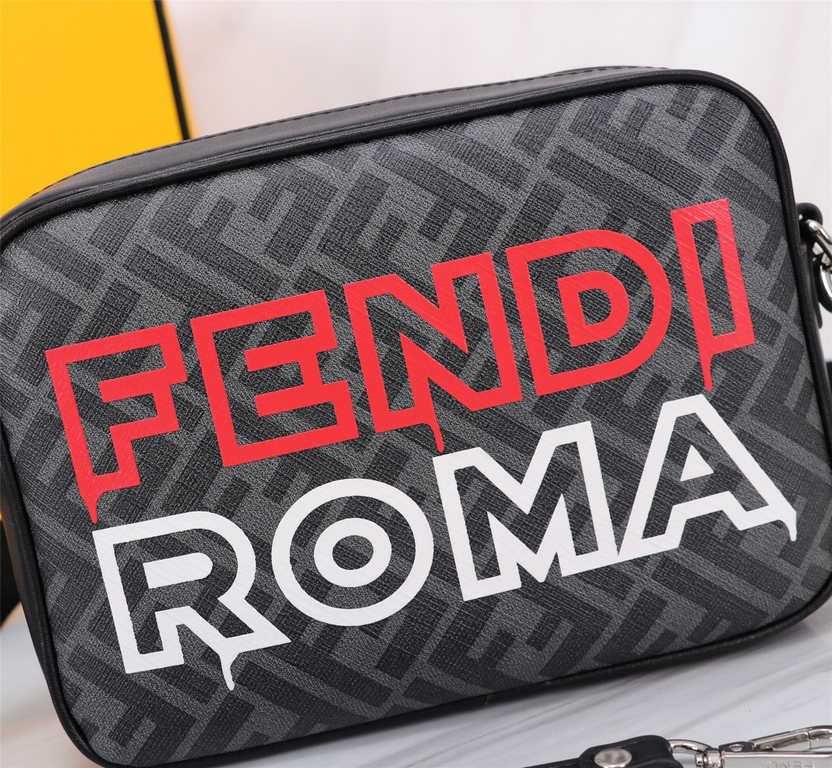 Brand FENDIModel No. Double Label Silk Screen Printed Camera BagColor BlackSize 23165Material head imported nappa cowhide   double letters PVC  FENDI pouch Fendi men's bags   super explosive models come to pull, the firs