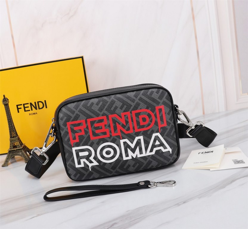 Brand FENDIModel No. Double Label Silk Screen Printed Camera BagColor BlackSize 23165Material head imported nappa cowhide   double letters PVC  FENDI pouch Fendi men's bags   super explosive models come to pull, the firs