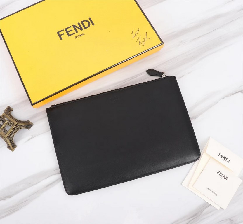 Brand FENDIModel No. White Iron ClutchItem No. 168568Color Black SilverMaterial First layer imported nappa leatherSize 30202  FENDI pouch Fendi handbag   super explosive models come to pull, the first layer of Napa cowhi