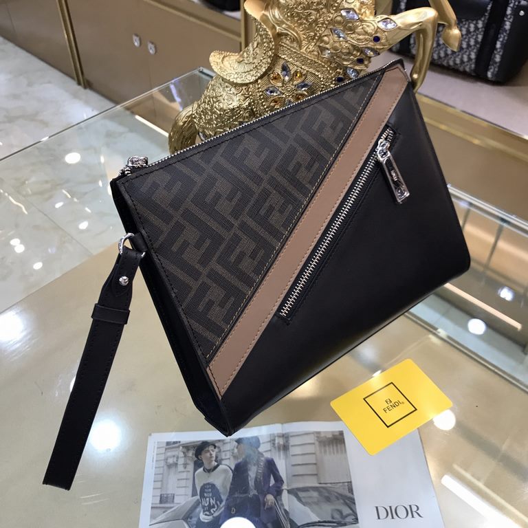 FENDI Fendi F-Home new clutch bag with detachable chain carry handle, internal card holder, front with zipped diagonal pocket with zipper closure, in curry textured fabric material with FF pattern. Finished with black le