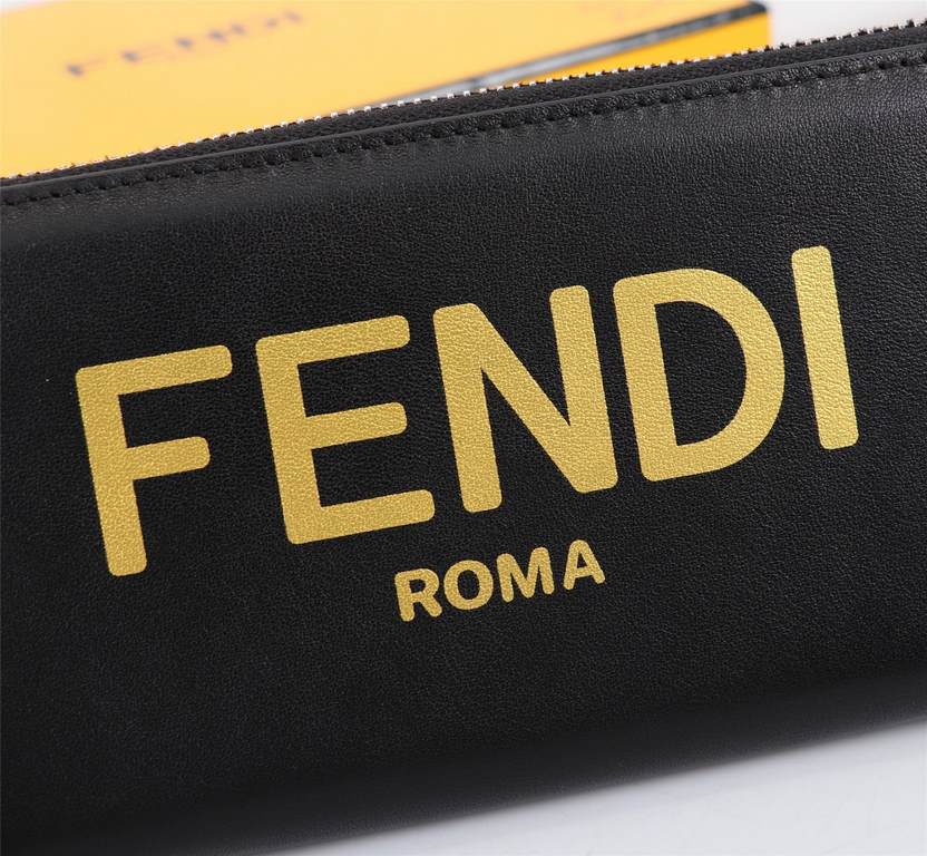 Brand FENDIDescription silkscreen monoprintItem No. 868568Color blackSize 19.510.53Material Imported head layer nappa cowhide on the surface, yellow sheepskin lining, delicate feelFENDI zipper wallet Introduction spring 