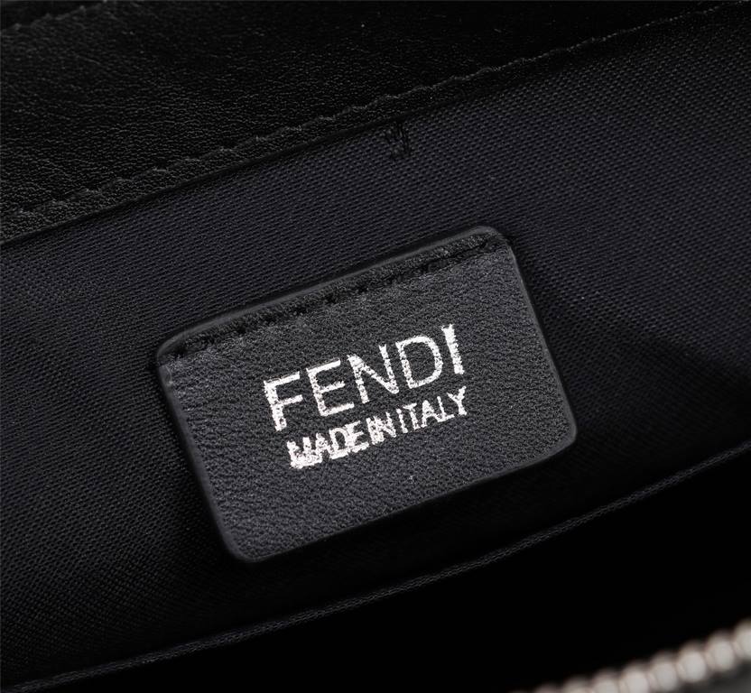 Brand FENDI FendiStyle PVC yellow man bagItem No. 368568Color blackMaterial imported nappa leather   double letters PVCSize 27205 FENDI upgraded version of the small monster men's men's bag, made of imported first layer 