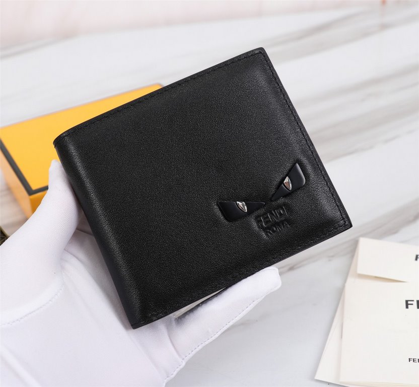 Brand FENDIStyle Eagle Eye ClipItem No. 968568Color blackSize 129.52Material large surface with imported first layer of Napa cowhide, lined with black sheepskin, delicate feelFENDI short clip wallet Introduction spring a