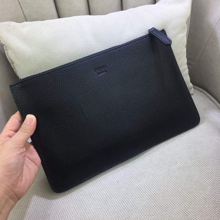 Exclusive  [Original Goods] Fendi Clutch BagModel 8202Size 28-17Counter new    Heavy hit replica   original leather replica   leather super soft   super large capacity   customized counter original hardware  smooth zippe