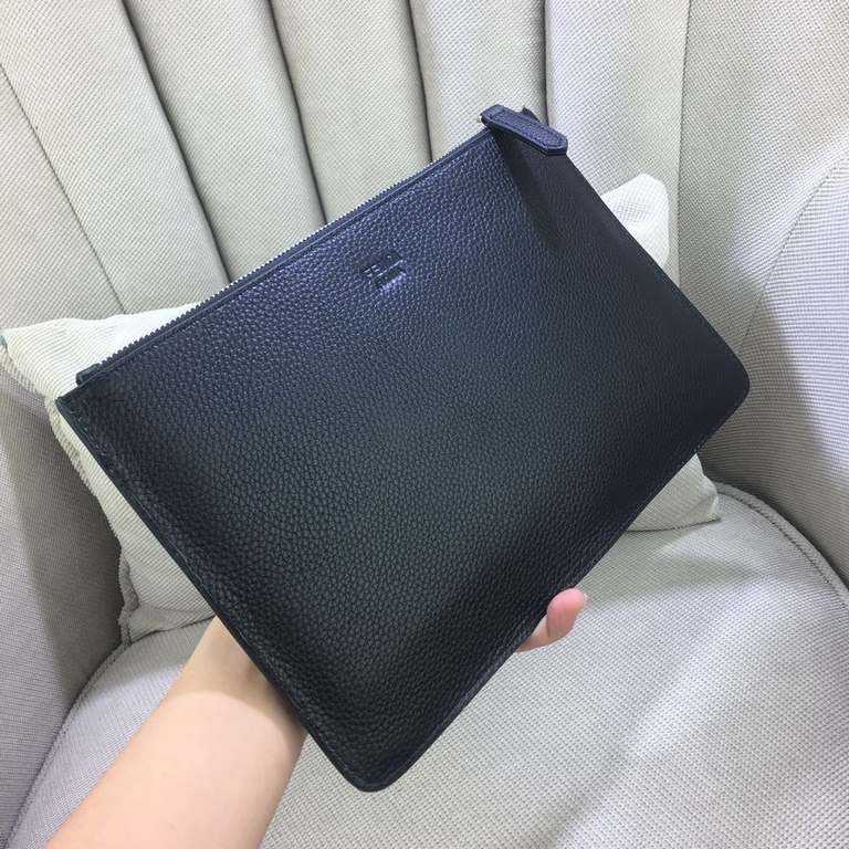 Exclusive  [Original Goods] Fendi Clutch BagModel 8202Size 28-17Counter new    Heavy hit replica   original leather replica   leather super soft   super large capacity   customized counter original hardware  smooth zippe