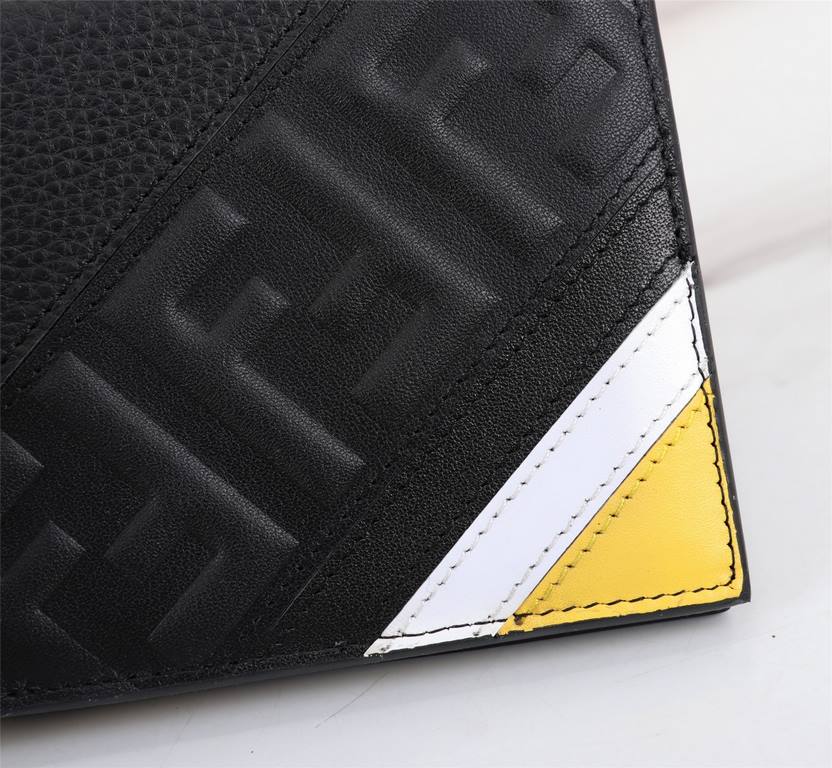 Brand FENDI FENDIStyle Litchi short clipItem No. 968568Color blackSize 129.52Material large surface with the imported first layer of Napa cowhide, lining with yellow sheepskin, feel delicateFENDI short clip wallet Introd