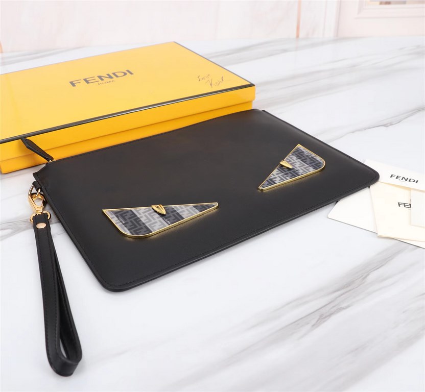 Brand FENDIModel No. Alphabet ClutchItem No. 168568Color black   lettersMaterial imported nappa cowhide leatherSize 30202  FENDI pouch Fendi handbag   super explosive models come to pull, the first layer of Napa cowhide 