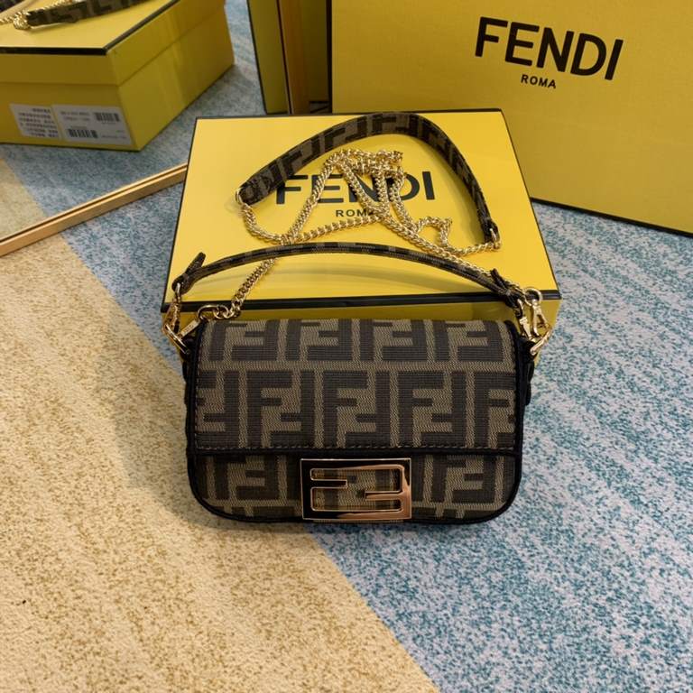 [FD Home] New logo mini shoulder handbag with flap magnetic snap closure. Adjustable and removable long chain leather shoulder strap. Jacquard fabric with large FF pattern. Embroidered silhouette with black stitching. Go