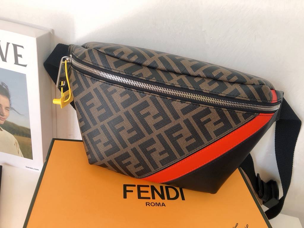 Original goods   (with box)New  FENDI (Fendi 2027-5)   explosive exclusive cross-body bag shipment, double F print pattern cloth with cowhide, front with color blocking perfectly suited to the user's needs, high-quality 