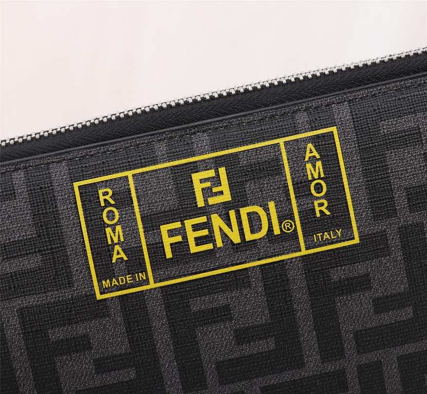 Brand FENDIStyle Men's PVC Gray Screen Printed BagItem No. 368568Color GreyMaterial imported nappa leather   double letters PVCSize 27205 FENDI upgraded version of the small monster men's men's bag, made of imported firs