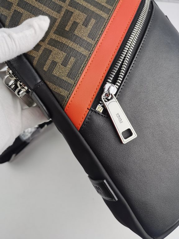 Brand FENDI FendiStyle Vertical PVC Red Chest BagItem No. 268568Color blackSize width 16cm, height 29cm, thickness 5cmMaterial head imported nappa cowhide   double letters PVCFenjia handshake sports brand Fila Fila, retr