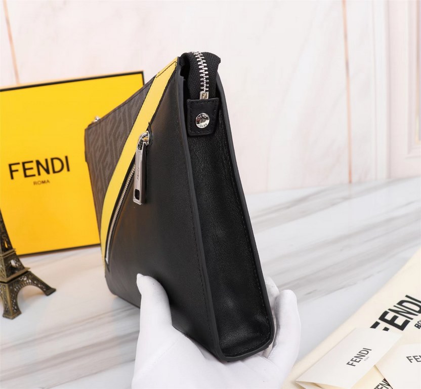 Brand FENDI FendiStyle PVC yellow man bagItem No. 368568Color blackMaterial imported nappa leather   double letters PVCSize 27205 FENDI upgraded version of the small monster men's men's bag, made of imported first layer 