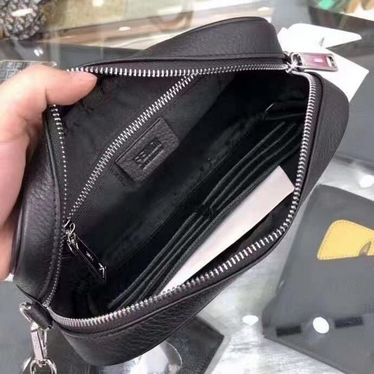 Size24-16-7Color black Fendi - Fendi latest small crossbody bag   original quality F33243, using imported calfskin leather soft feel awesome with LOGO tote strap dual-use can be used as a handbag on the body excellent un