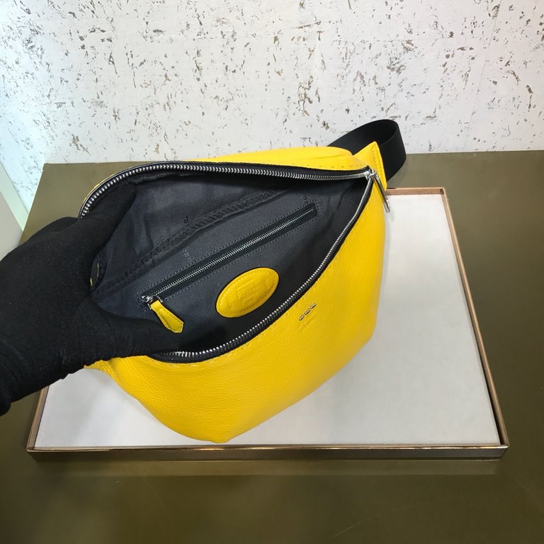 Yellow Multi-functional fanny pack, hand-stitched, can be used as a chest pack or fanny pack, adjustable strap length. 30-17-8cm