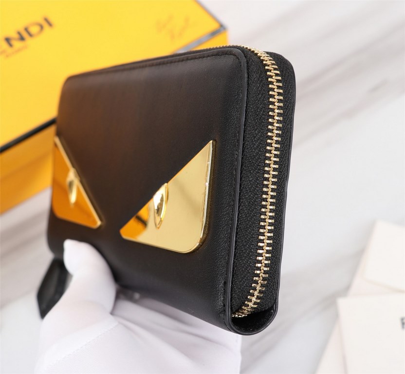 Brand FENDIStyle Single Pull with Gold Iron PieceItem No. 868568Color black golden ironSize 19.510.53Material imported head layer nappa cowhide on the surface, black sheepskin lining, delicate feelFENDI zipper wallet Int