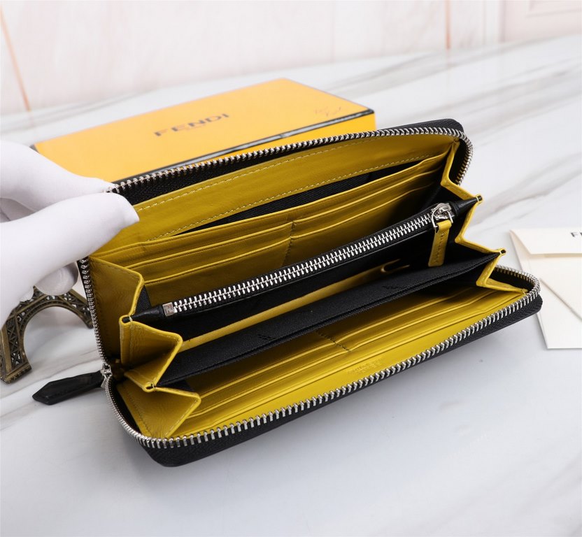 Brand FENDIDescription silkscreen monoprintItem No. 868568Color blackSize 19.510.53Material Imported head layer nappa cowhide on the surface, yellow sheepskin lining, delicate feelFENDI zipper wallet Introduction spring 