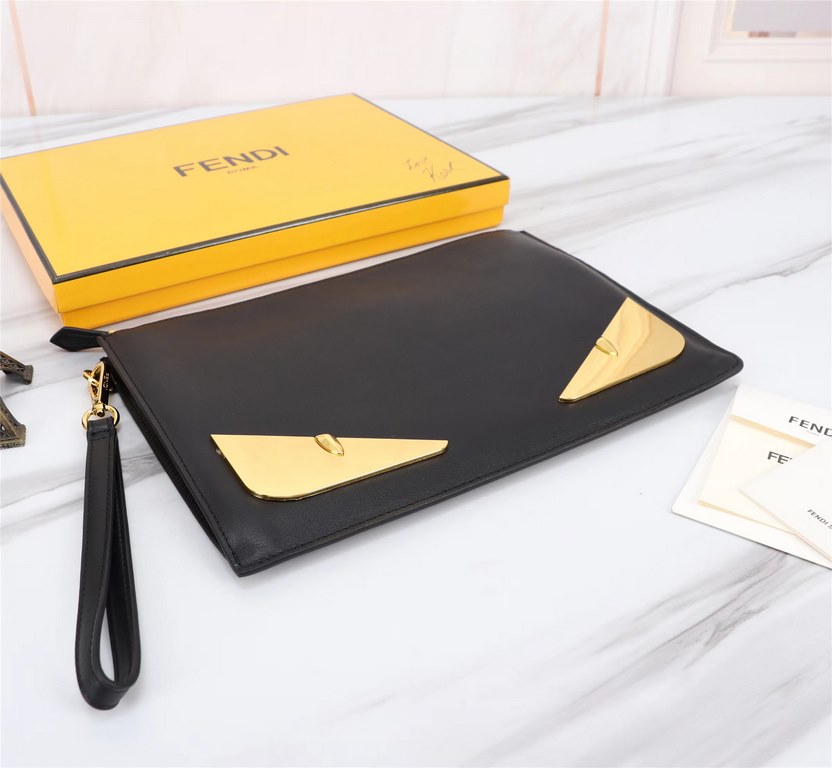 Brand FENDIModel No. Organ Gold ClutchItem No. 168568Color black   gold hardwareSize 30202Material imported nappa cowhide leather  FENDI pouch Fendi handbag   super explosive models come to pull, the first layer of Napa 