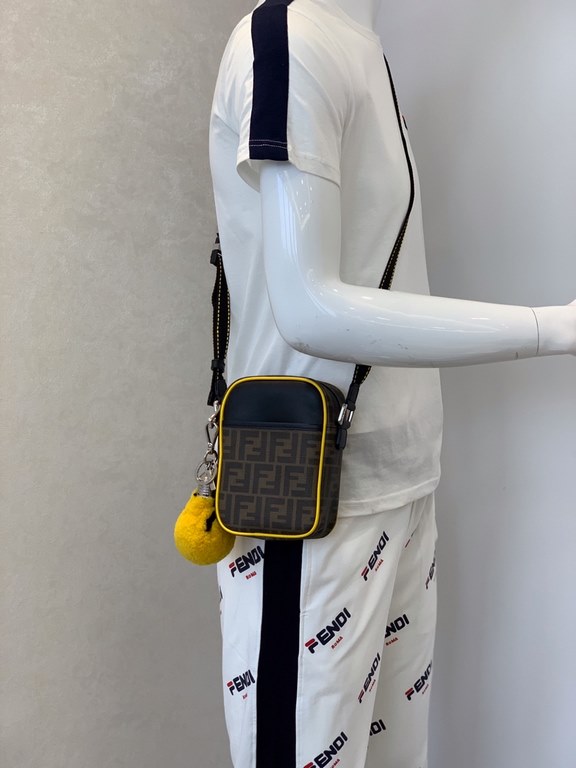 Portable small diagonal bag is finally out   Super cute size plus the classic jacquard FFlogo overall look is both casual and versatile  This one is definitely not a chicken scratch to get! Promise me you'll get one   lo