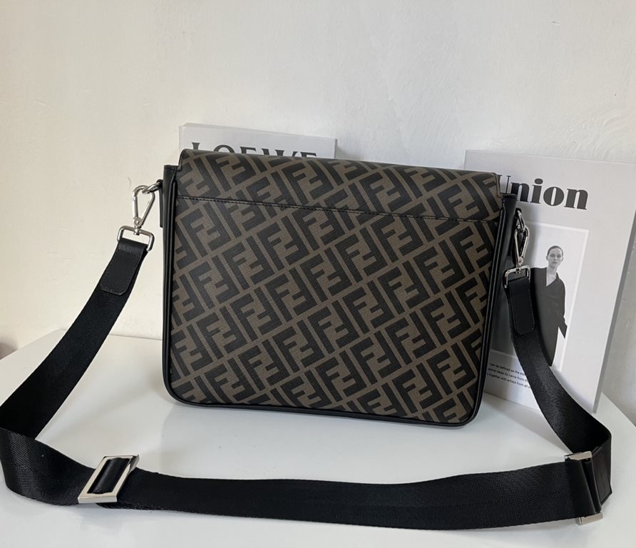 Original goods  New  FENDI (Fendi 2033-1)   explosive exclusive cross-body bag shipment, double F print pattern cloth with cowhide, front with color blocking perfectly suited to the user's needs, high-quality hardware, w