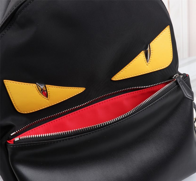 Brand FENDIStyle Yellow Sticker BackpackItem No. 668568Color blackMaterial waterproof nylon fabric   ultra-thousand leatherSize 343814cm (large)273212cm (small)     fendi fendi counter new cloth with microfiber leather b