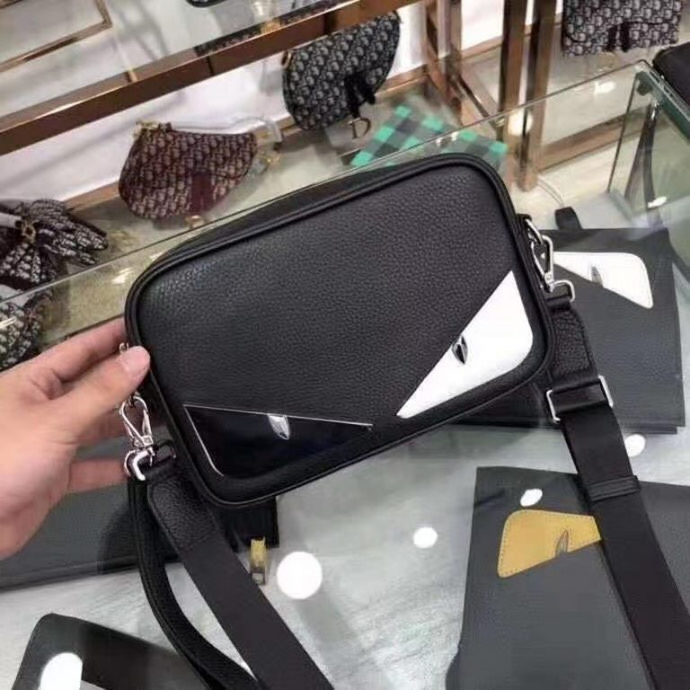 Size 24-16-7, model number 33245.Color black Fendi - Fendi latest small crossbody bag   original single quality using imported calfskin leather soft leather feel awesome with LOGO tote strap dual-use can be used as a han