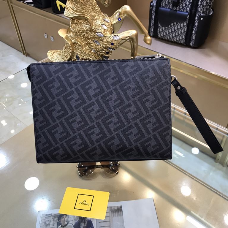 FENDI Fendi F-Home new clutch bag with detachable chain carry handle, internal card holder, front with diagonal diagonal pocket with zipper, zipper closure, in grey textured fabric with FF pattern. Finished with black le