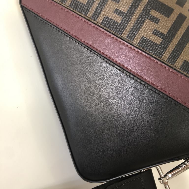 Original goods   New  FENDI (Fendi 2012-5)   explosive exclusive crossbody bag shipment, double F print pattern cloth with cowhide, the front with the collocation of colors perfectly suited to the user's needs, high-qual