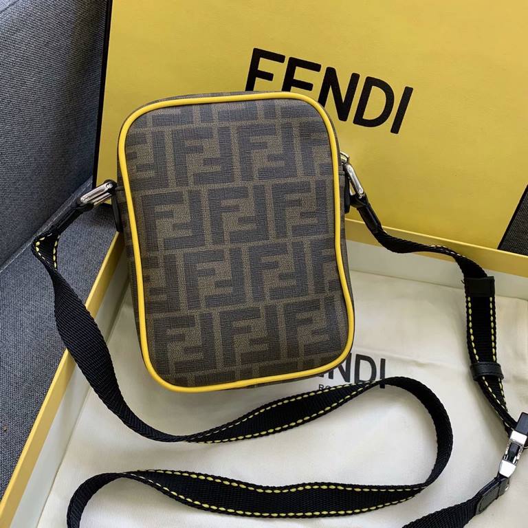 Portable small crossbody bag is finally out  Super cute size plus the classic jacquard FFlogo overall match is both casual and versatile This is definitely not cheap to get!size 13x5.5x18cm