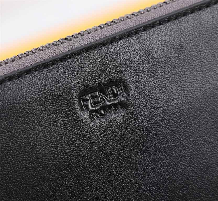 Brand FENDIDescription black and gray clutch bagItem No. 168568Color BlackSize 30202Material imported nappa leather  FENDI pouch Fendi handbag   super explosive models come to pull, the first layer of imported Napa cowhi