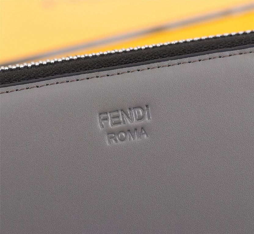 Brand FENDIModel Black 