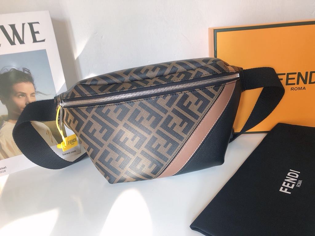 Original goods   (with box)New  FENDI (Fendi 2026-5)   explosive exclusive cross-body bag shipment, double F print pattern cloth with cowhide, front with color blocking perfectly suited to the user's needs, high-quality 