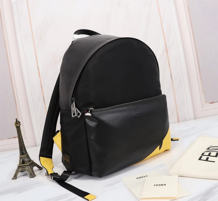 Brand FENDIModel No. Bottom corner yellow backpack (large)Item No. 668568Color blackMaterial waterproof nylon fabric   ultra-thousand leatherSize 343814cm   Fendi fendi counter new cloth with microfiber leather backpack 