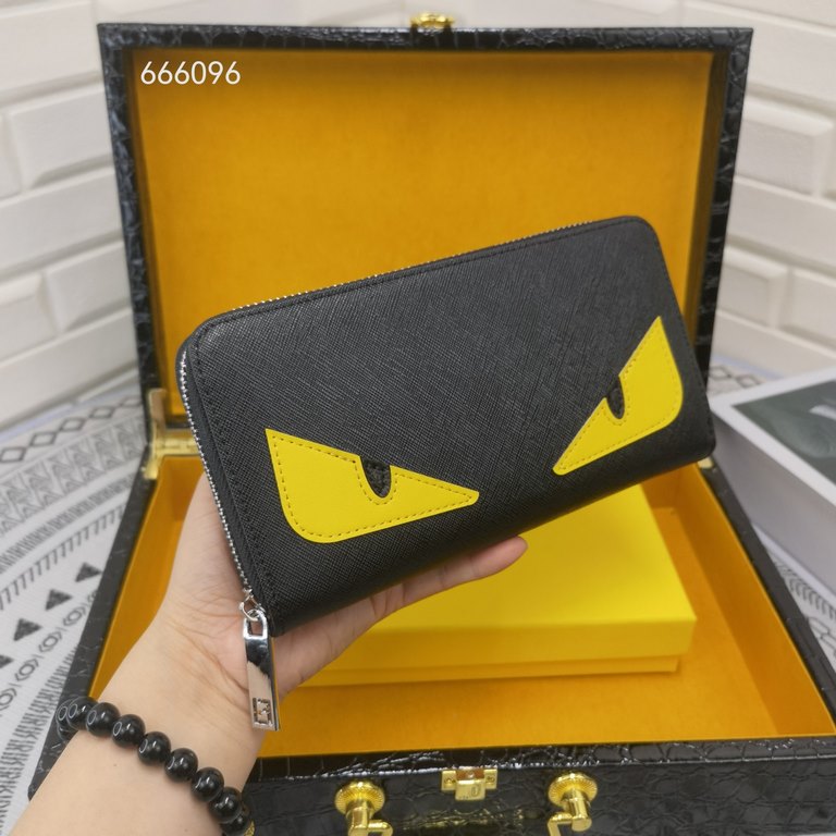 () [Original] Fendi  [Model] 666096 small wallet [Size] 19-10-2.5cm [Color] black high-end quality (original authentic) [Material] Fendi counter purchases classic  the original imported   cowhide  authentic imported YKK 