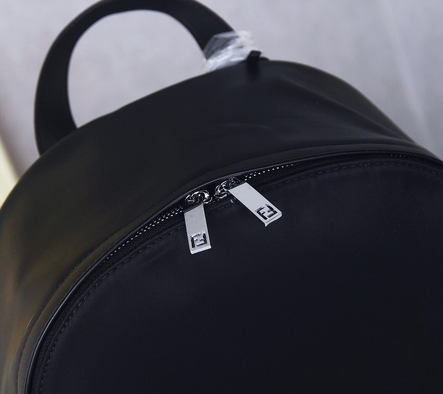 秘[Fendi 9037 Backpack]     Italian Milan counter new   Imported waterproof special fabric with cowhide leather  [Strong] Casual outdoor double backpacks, call the counter     Top single original goods   [Strong] That tex