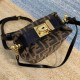 Upgraded version of the black oil wax cowhide ~ Fendi by the jittery voice netroots blogger love  in the old flower popping models, you can call it oil leather cosmetic bag, lunch box bag  This lunchbox is square, but it