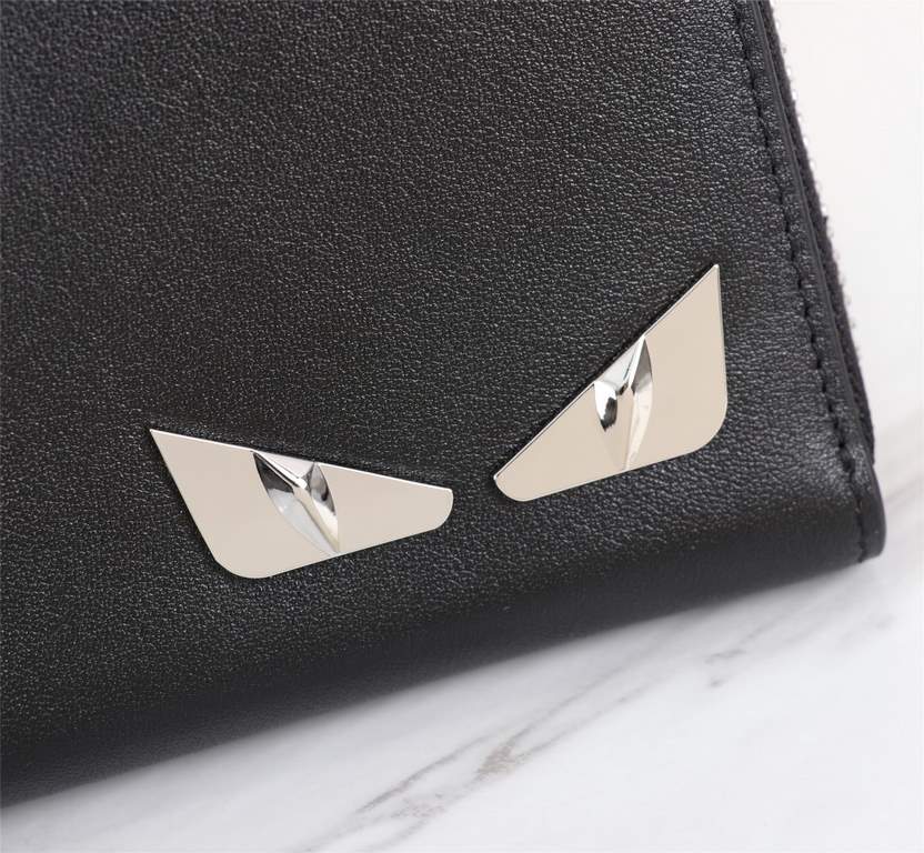 Brand FENDIModel White Iron Single PullItem No. 868568Color black silverSize 19.510.53Material imported head layer nappa cowhide, black sheepskin lining, delicate feelFENDI zipper wallet Introduction spring and summer of