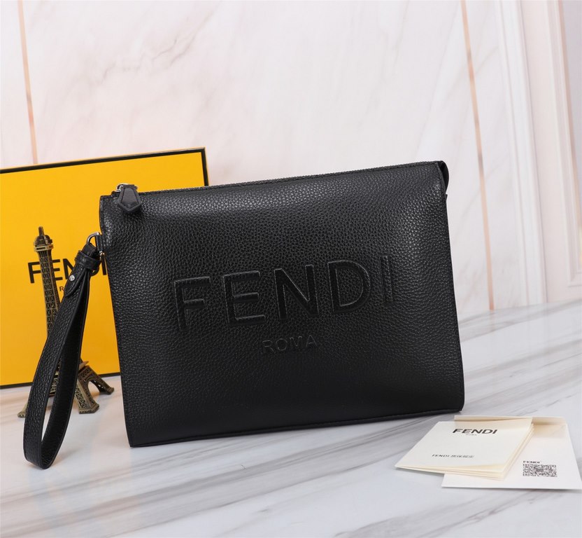 Brand FENDI FendiStyle Men's press bagItem No. 368568Color blackMaterial first layer imported litchi grain cowhide leatherSize 27205 FENDI upgraded version of the small monster men's men's bag, made of imported head laye