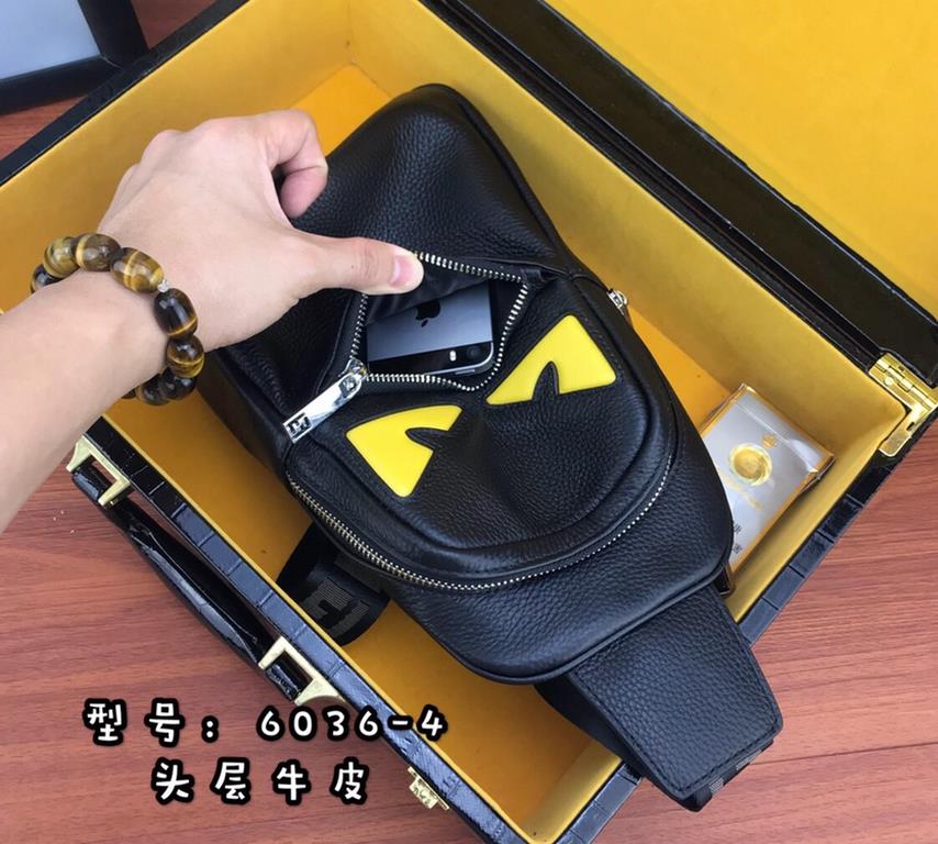 [Please recognize the exclusive counter stamping]    exclusive counter to the version of the quality    brand name the new Fendi Fendi   chest bag [product specifications] W19XH26XD6.5cm [product material] original Italy