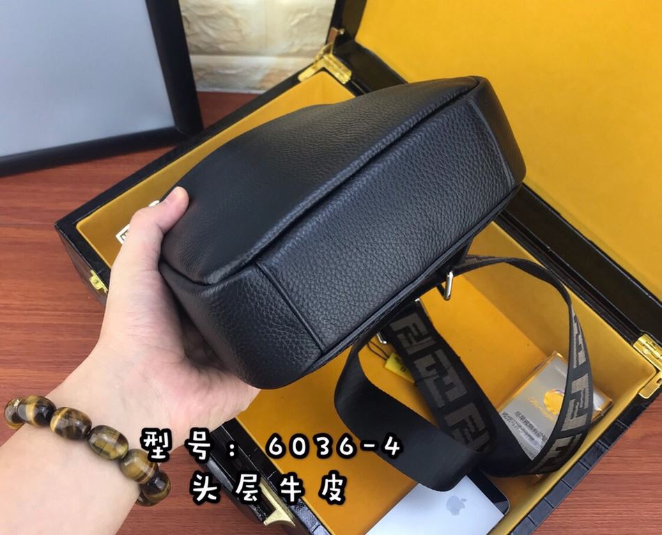 [Please recognize the exclusive counter stamping]    exclusive counter to the version of the quality    brand name the new Fendi Fendi   chest bag [product specifications] W19XH26XD6.5cm [product material] original Italy